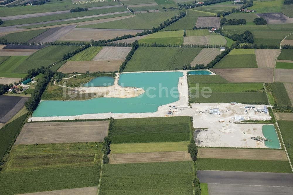 Luftbild Neuching - Kies- Tagebau in Neuching im Bundesland Bayern, Deutschland