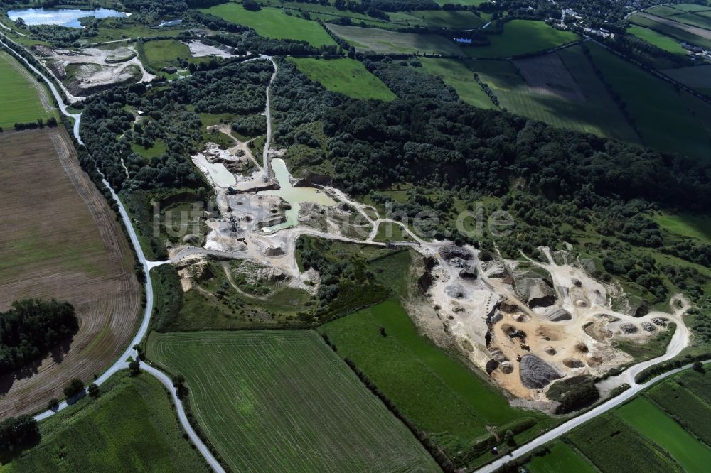 Oeversee aus der Vogelperspektive: Kies- Tagebau in Oeversee im Bundesland Schleswig-Holstein