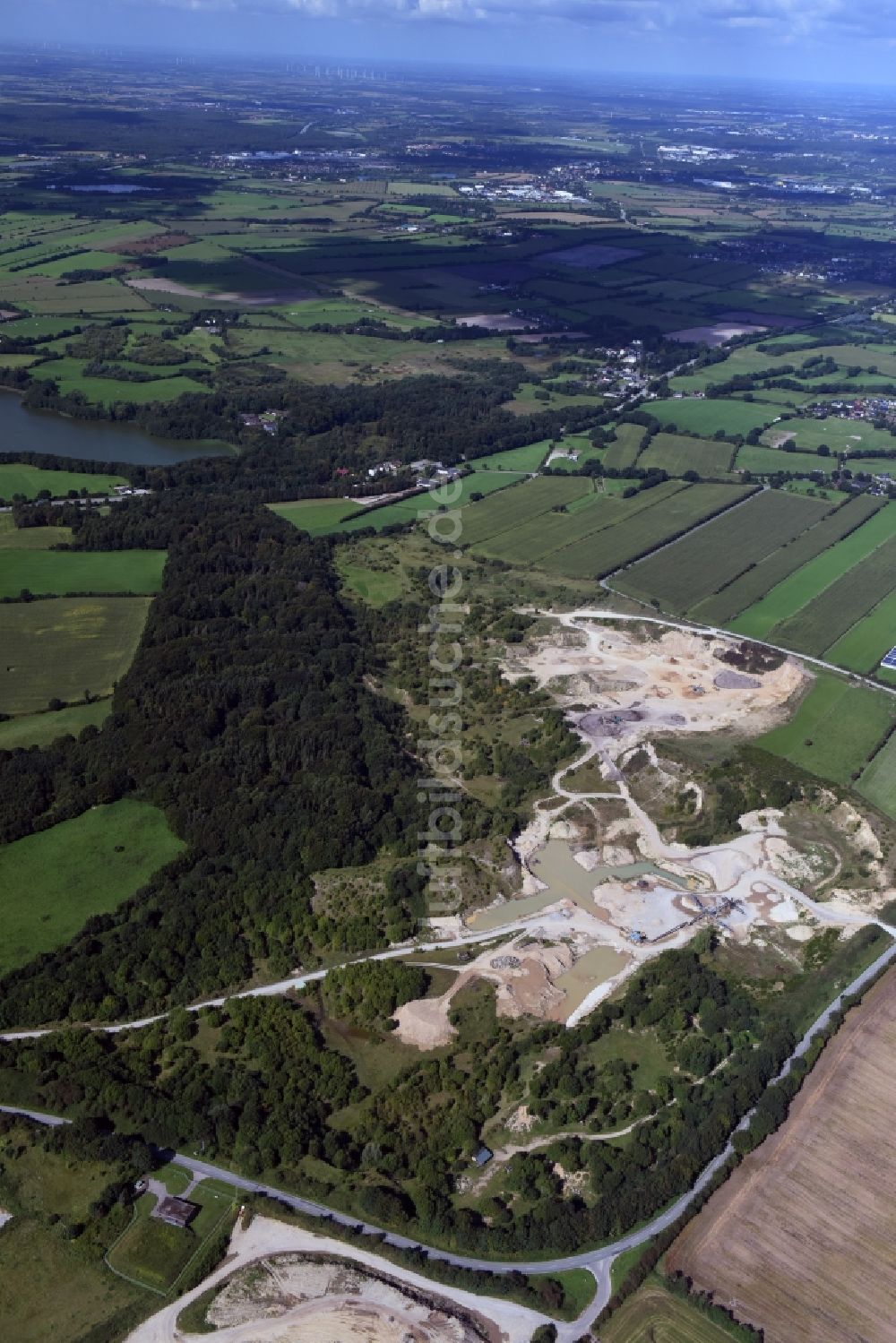 Oeversee von oben - Kies- Tagebau in Oeversee im Bundesland Schleswig-Holstein