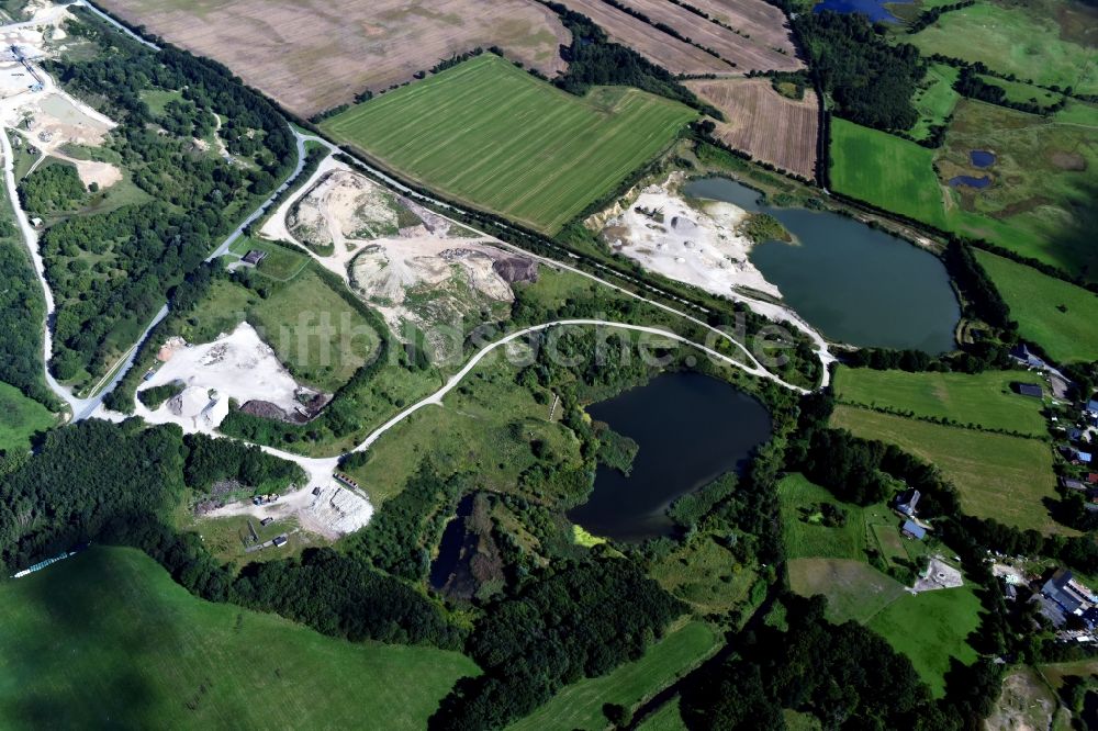 Oeversee aus der Vogelperspektive: Kies- Tagebau in Oeversee im Bundesland Schleswig-Holstein