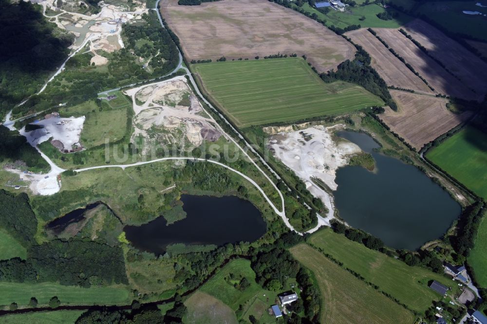 Oeversee aus der Vogelperspektive: Kies- Tagebau in Oeversee im Bundesland Schleswig-Holstein