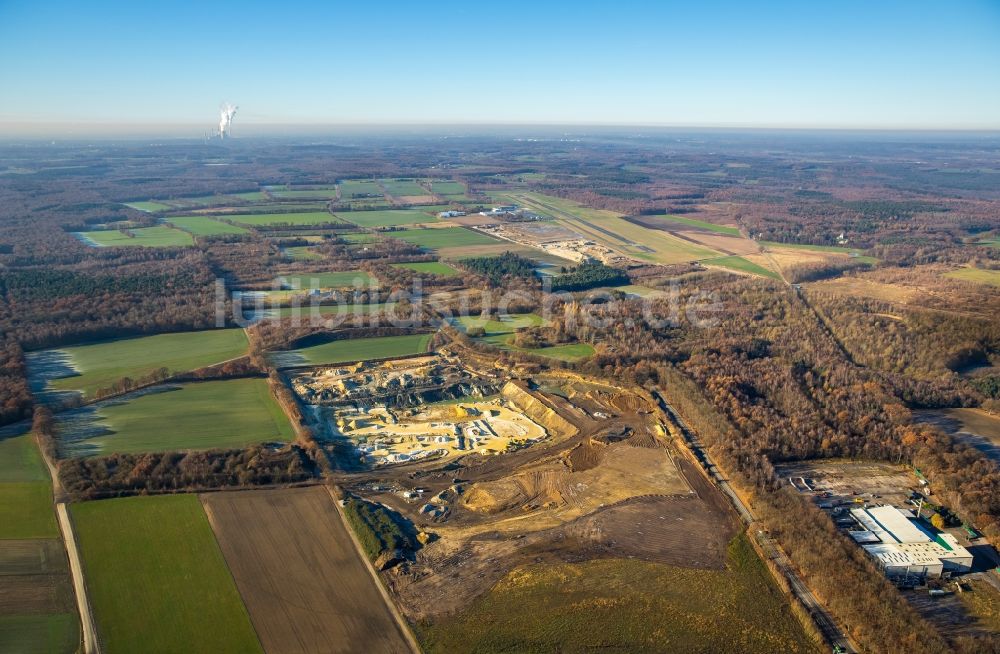 Luftaufnahme Kirchhellen - Kies- Tagebau im Ortsteil Ruhr Metropolitan Area in Kirchhellen im Bundesland Nordrhein-Westfalen