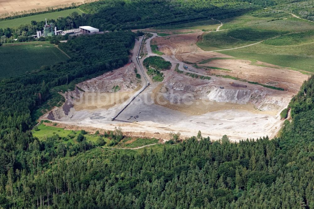 Planegg aus der Vogelperspektive: Kies- Tagebau in Planegg im Bundesland Bayern, Deutschland