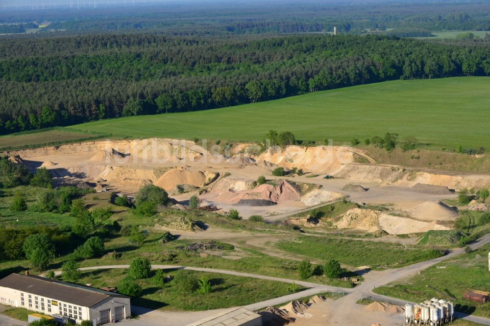 Luftaufnahme Scharfenberg - Kies- Tagebau in Scharfenberg im Bundesland Brandenburg