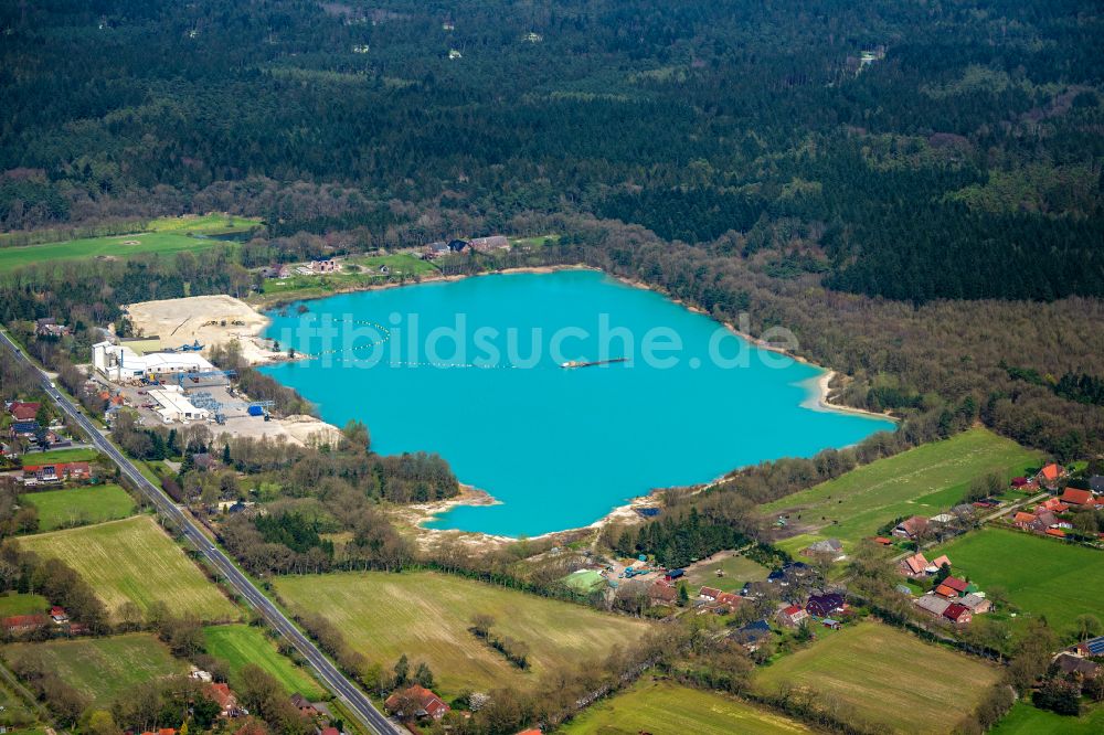 Aurich von oben - Kies- Tagebau in Tannenhausen im Bundesland Niedersachsen, Deutschland