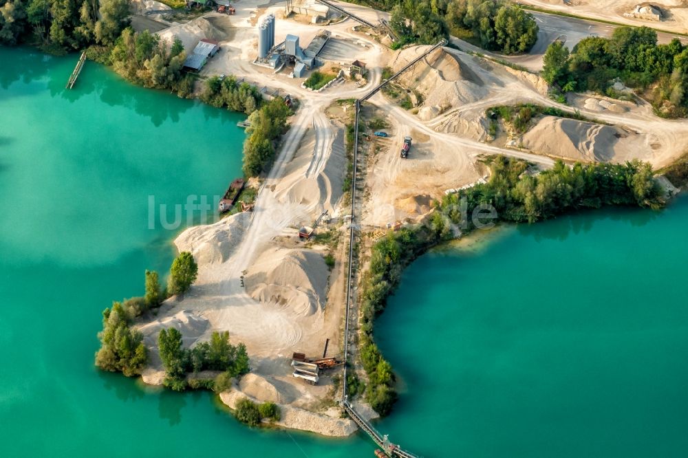 Kenzingen von oben - Kies- Tagebau der VOGEL-BAU GmbH in Kenzingen im Bundesland Baden-Württemberg, Deutschland