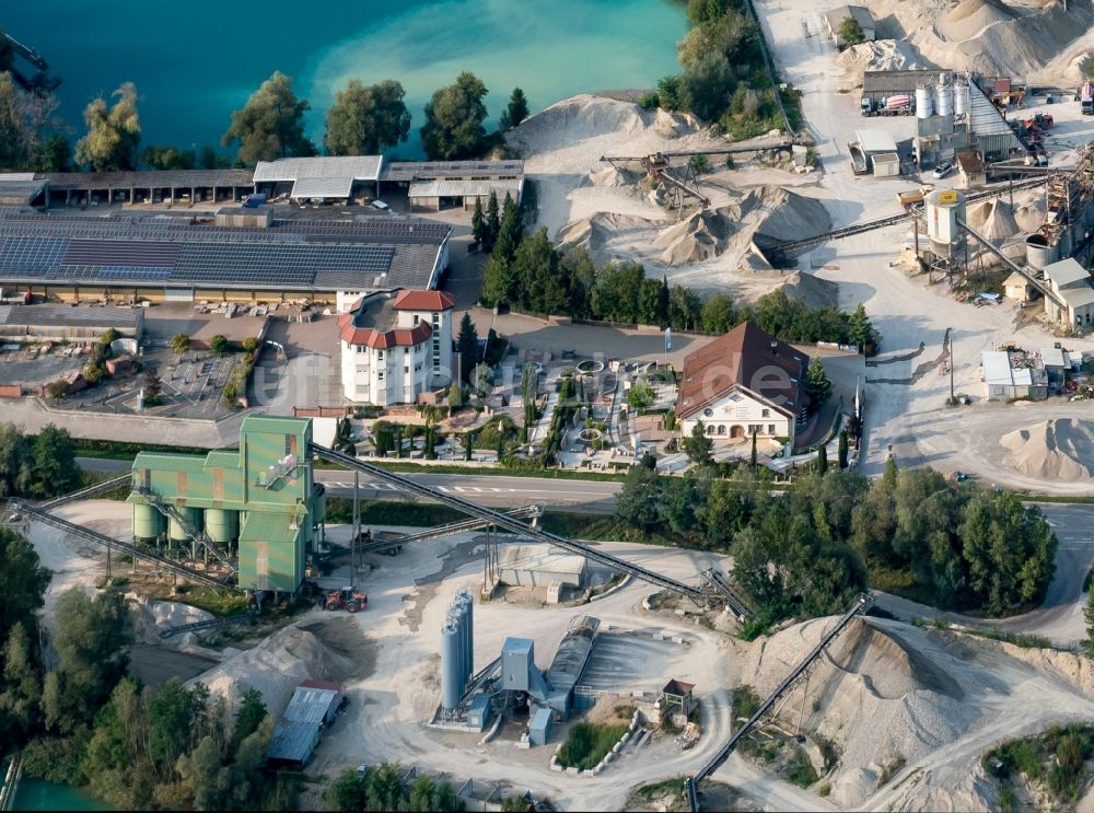 Luftaufnahme Kenzingen - Kies- Tagebau und Weber Stein und Marmorwerk in Kenzingen im Bundesland Baden-Württemberg, Deutschland