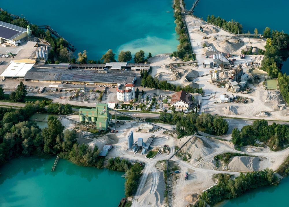 Kenzingen von oben - Kies- Tagebau und Weber Stein und Marmorwerk in Kenzingen im Bundesland Baden-Württemberg, Deutschland