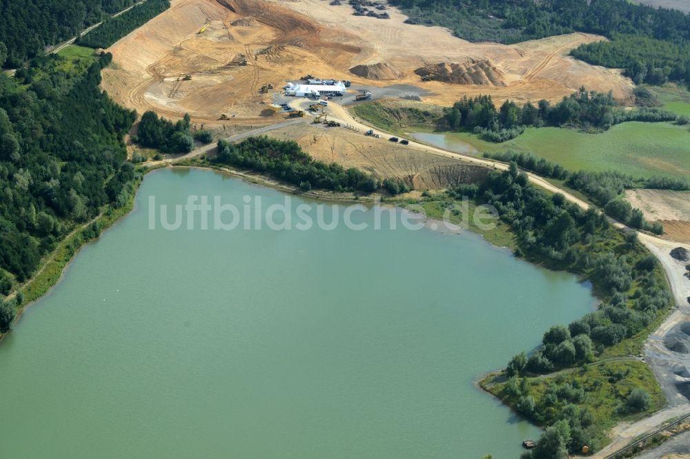 Wedemark von oben - Kies- Tagebau in Wedemark im Bundesland Niedersachsen