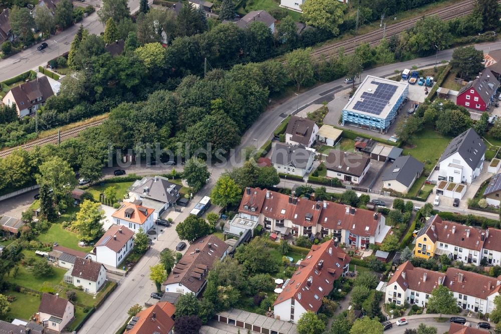 München von oben - Kiesel Solution GmbH, Gesellschaft für Gas, Wasser, Heizung und Gebäudetechnik - Bürogebäude des Geschäftshauses in München im Bundesland Bayern, Deutschland