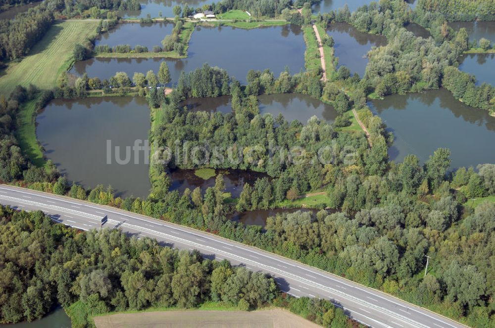 Luftaufnahme Schwemlingen Stadt Merzig - Kiesgruben an der Saar bei Schwemlingen