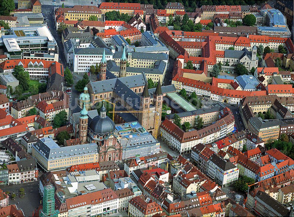 Würzburg aus der Vogelperspektive: Kiliansdom und Stift Neumünster in Würzburg