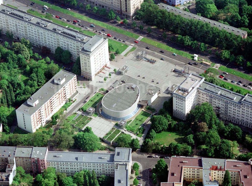 Luftbild Berlin - Friedrichhain - Kino Kosmos in Berlin - Friedrichshain.