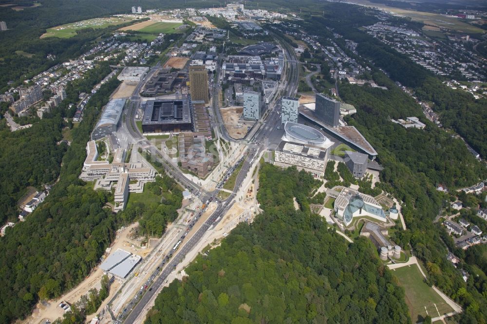 Luxembourg Luxemburg von oben - Kirchberg-Plateau mit den Gebäuden des Europäischen Gerichtshofes EuGH links der Bildmitte