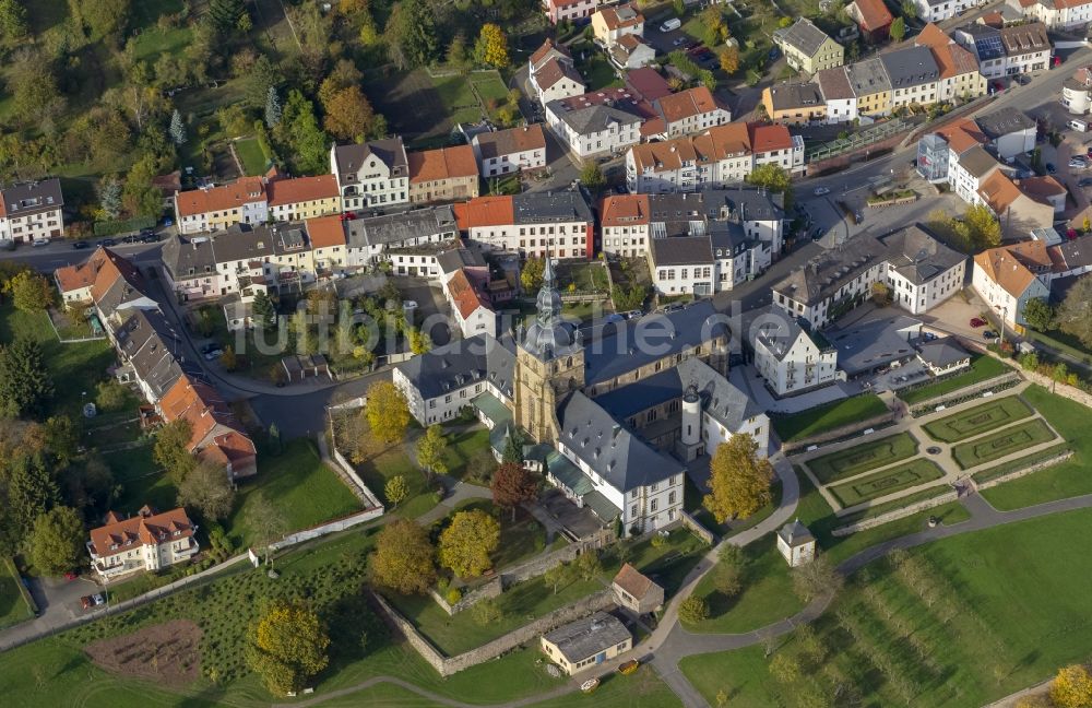 Tholey aus der Vogelperspektive: Kirche und Benediktinerabtei Tholey im Bundesland Saarland