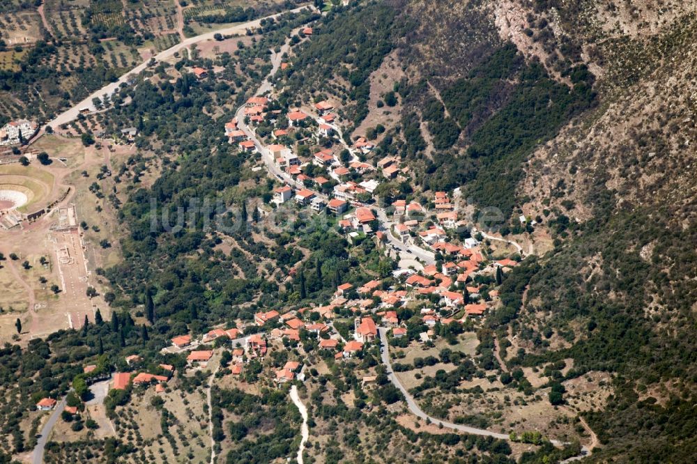 Mavrommati von oben - Kirche Ekklisia Panagia in Messene bei Mavrommati in Griechenland