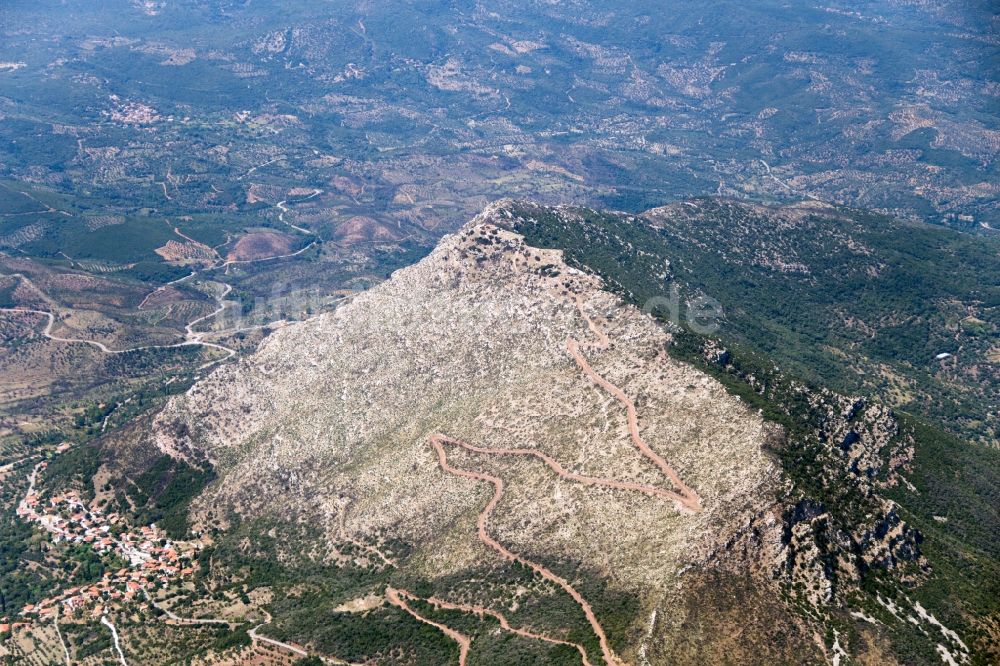 Luftbild Mavrommati - Kirche Ekklisia Panagia in Messene bei Mavrommati in Griechenland