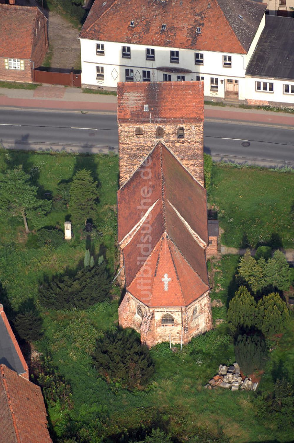 Fischbeck von oben - Kirche von Fischbeck