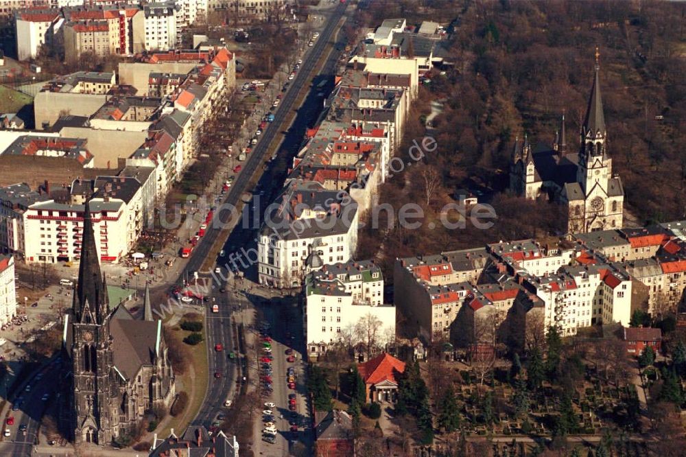 Luftaufnahme Berlin / Neukölln - Kirche an der Hasenheide in Berlin - Neukölln