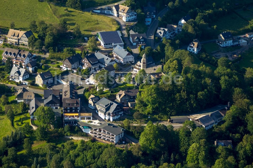 Luftaufnahme Schmallenberg OT Nordenau - Kirche St. Hubertus im Ortsteil Nordenau in Schmallenberg im Bundesland Nordrhein-Westfalen