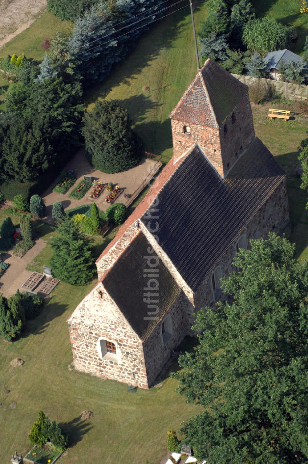 Luftbild Klein Engersen - Kirche in Klein Engersen