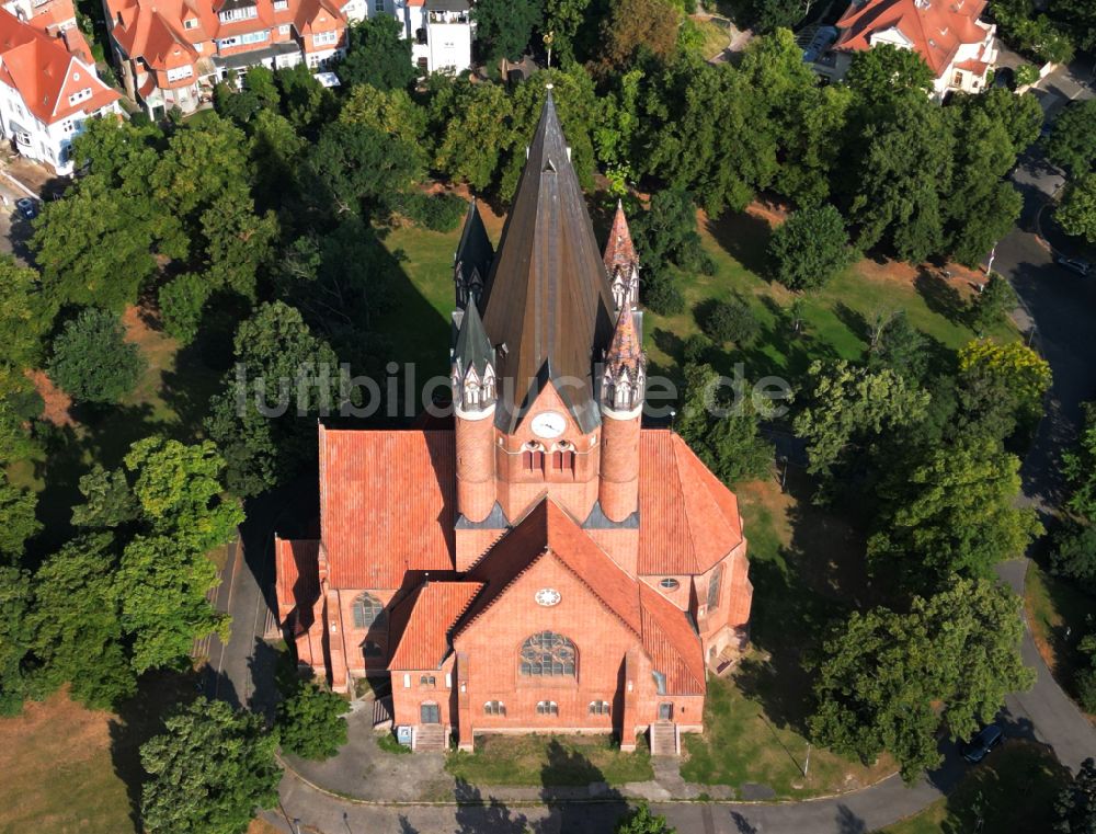 Luftaufnahme Halle (Saale) - Kirche Pauluskirche im Paulusviertel von Halle Saale in Sachsen-Anhalt