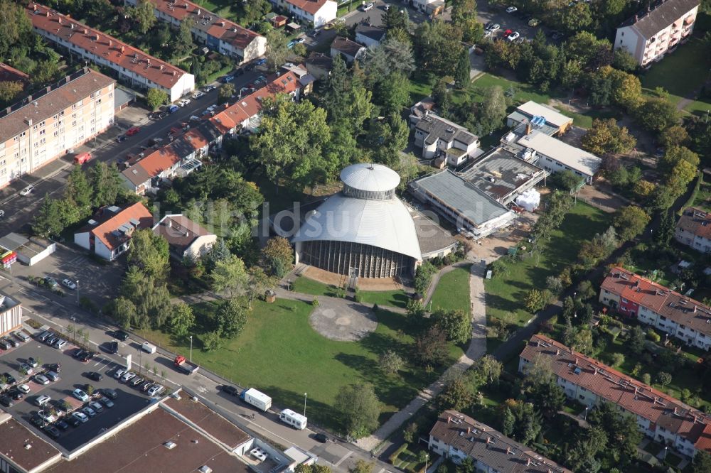 Luftaufnahme Mainz - Kirche Sankt Petrus Canisius in Mainz im Bundesland Rheinland-Pfalz