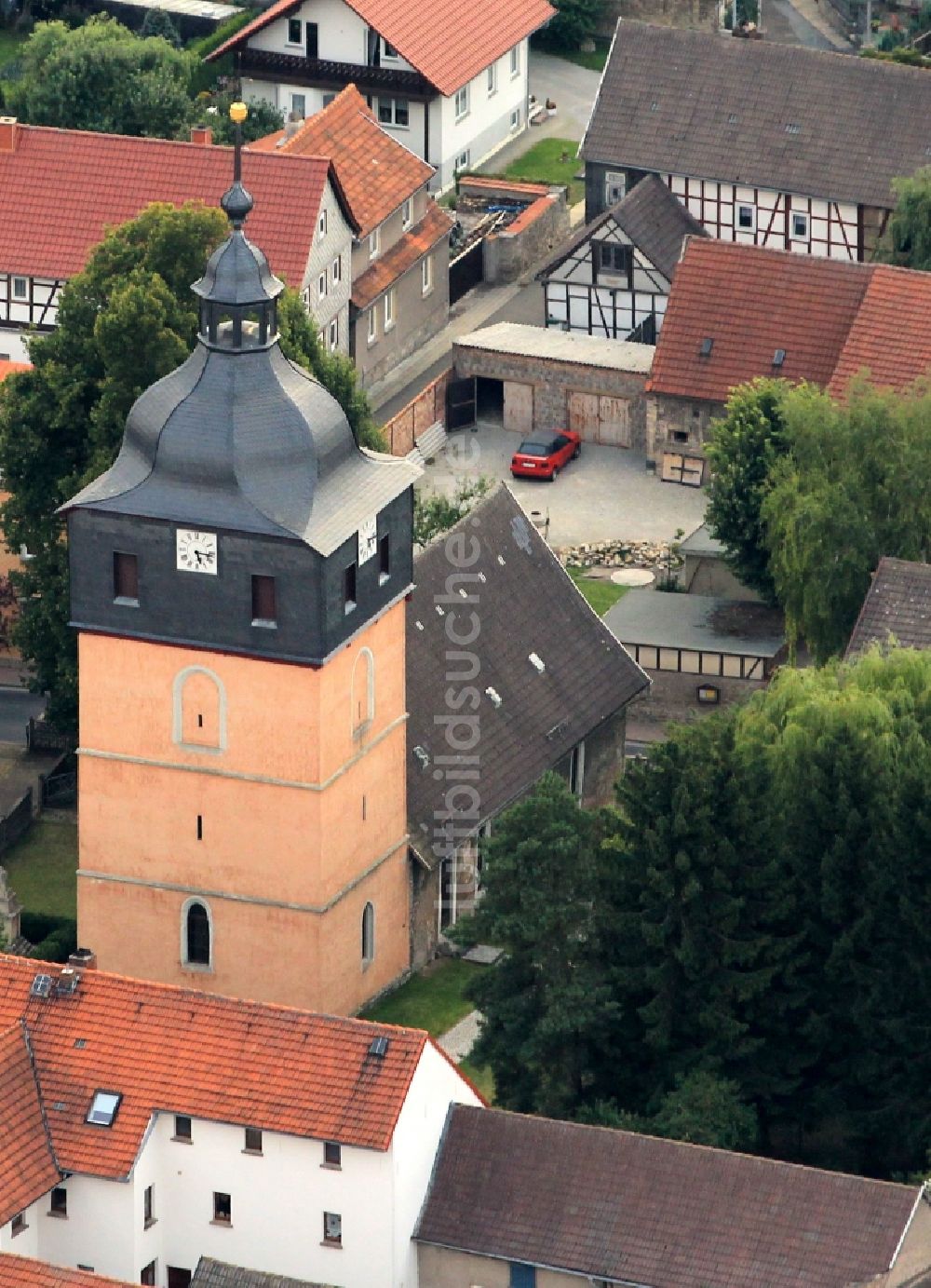 Luftbild Keula - Kirche Sankt Trinitatis und historischer Stadtkern in Keula in Thüringen