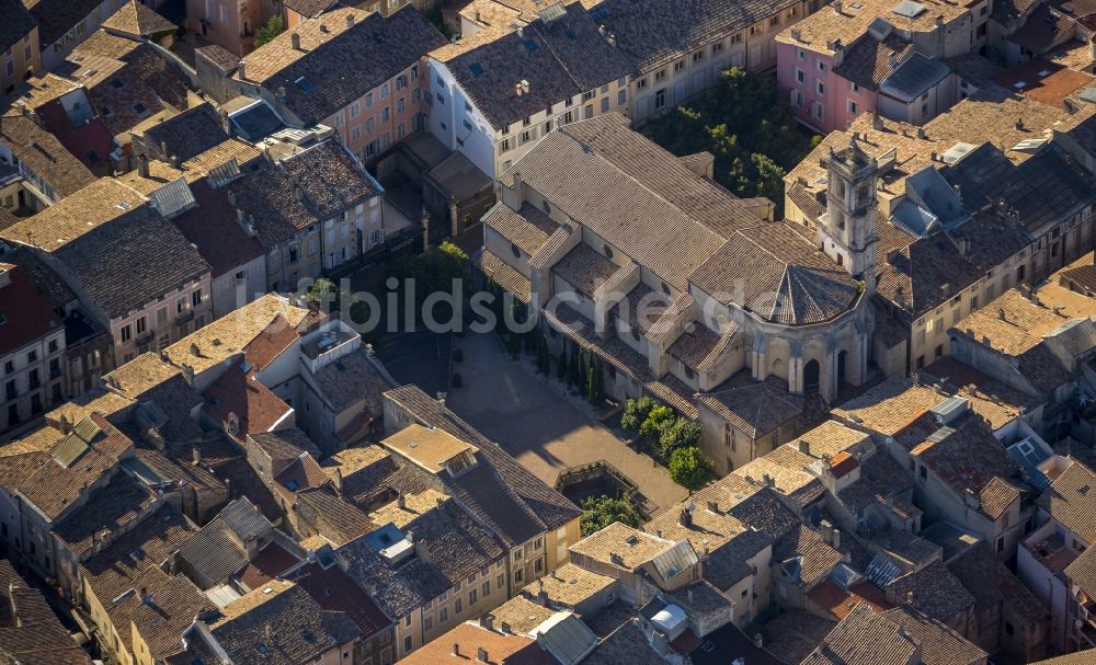 Montélimar von oben - Kirche im Stadtzentrum von Montélimar in Frankreich