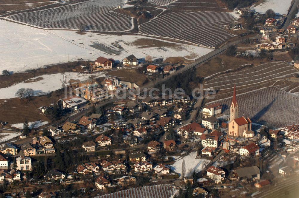 Luftbild Auna die Sotto - Kirche und Wohngebiet von Auna die Sotto in Italien