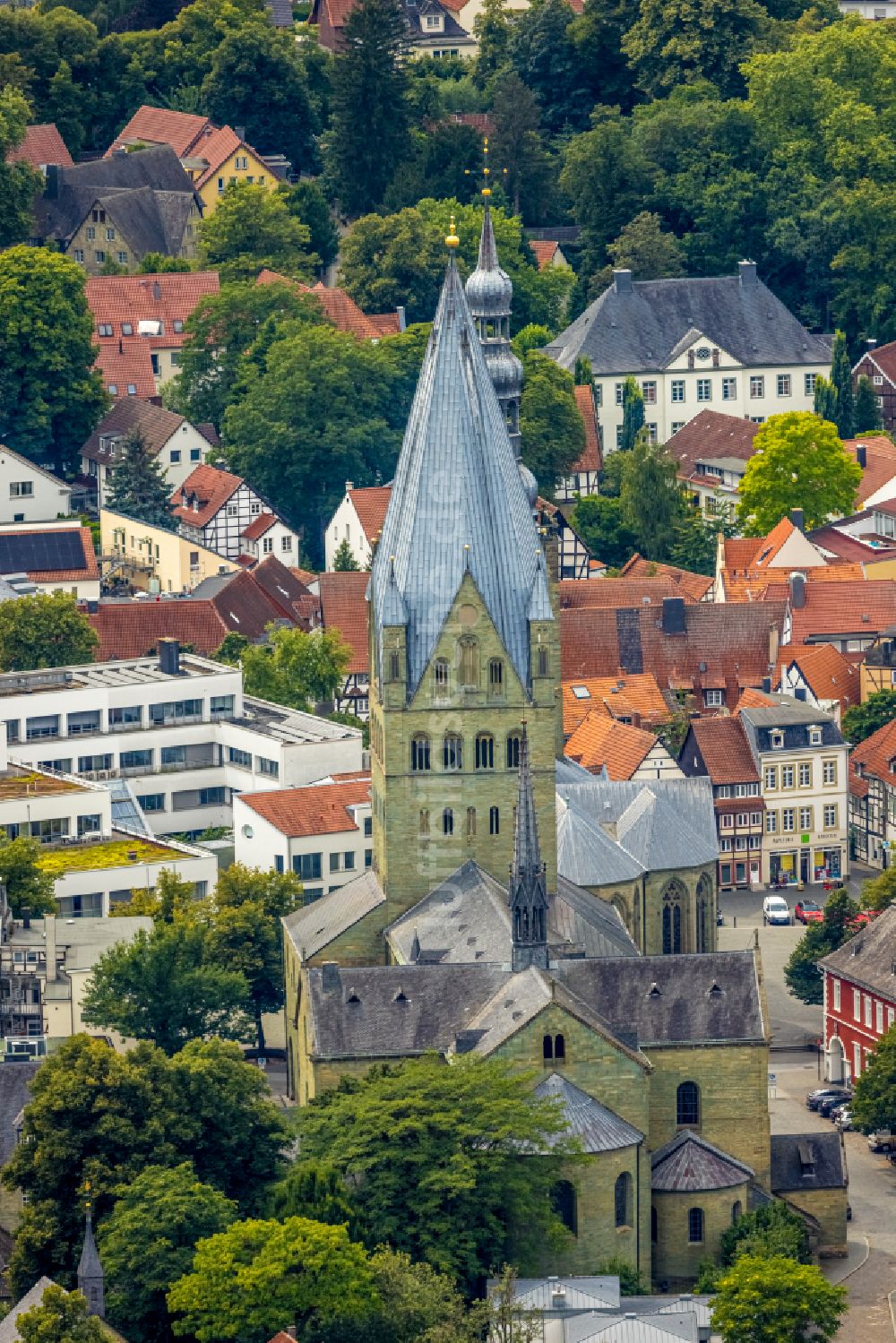 Luftbild Soest - Kirchen und Dom in der Innenstadt in Soest im Bundesland Nordrhein-Westfalen, Deutschland