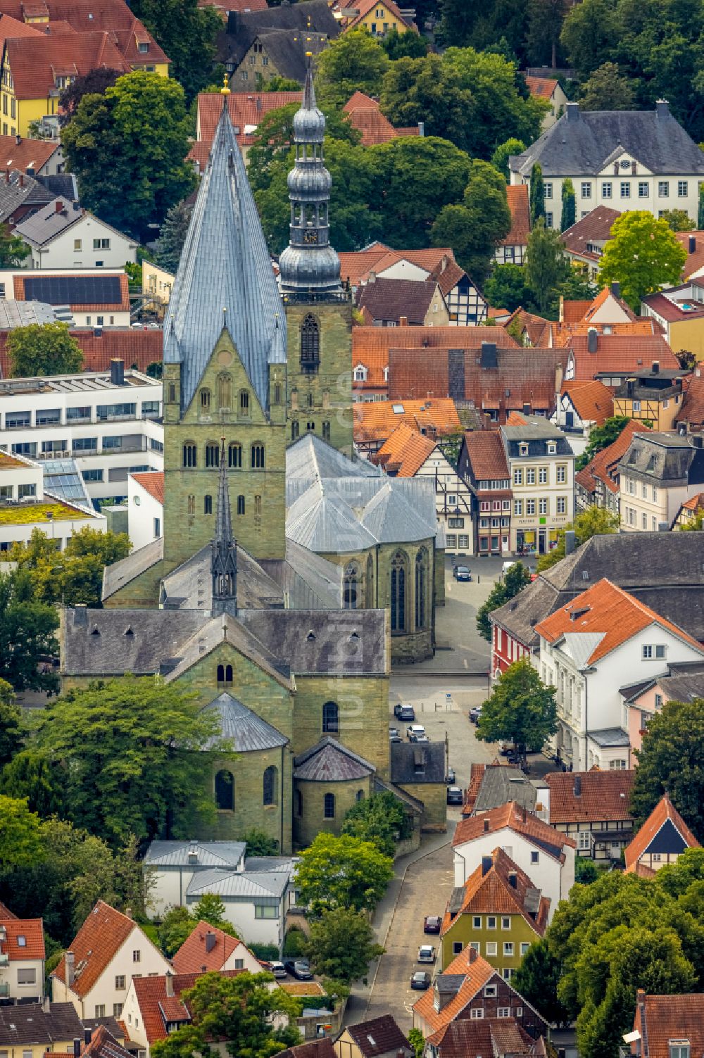 Luftaufnahme Soest - Kirchen und Dom in der Innenstadt in Soest im Bundesland Nordrhein-Westfalen, Deutschland