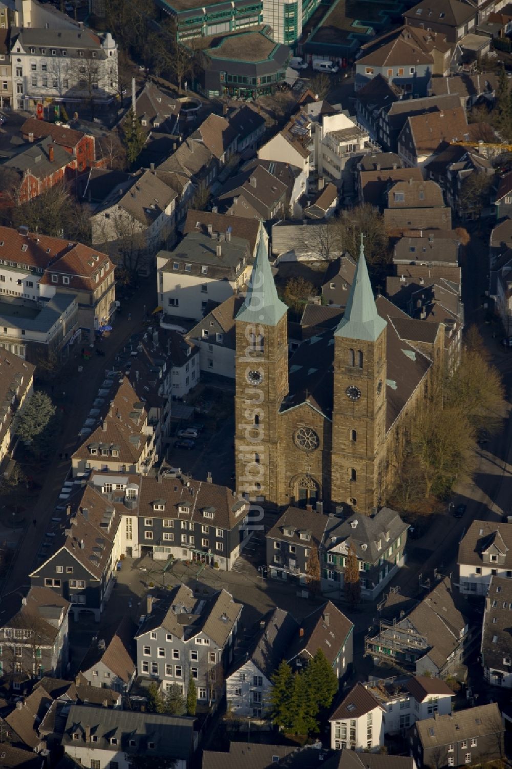 Schwelm aus der Vogelperspektive: Kirchen - Turm und Kirchenschiff der Christuskiche im Zentrum der Stadt Schwelm im Bundesland Nordrhein-Westfalen NRW