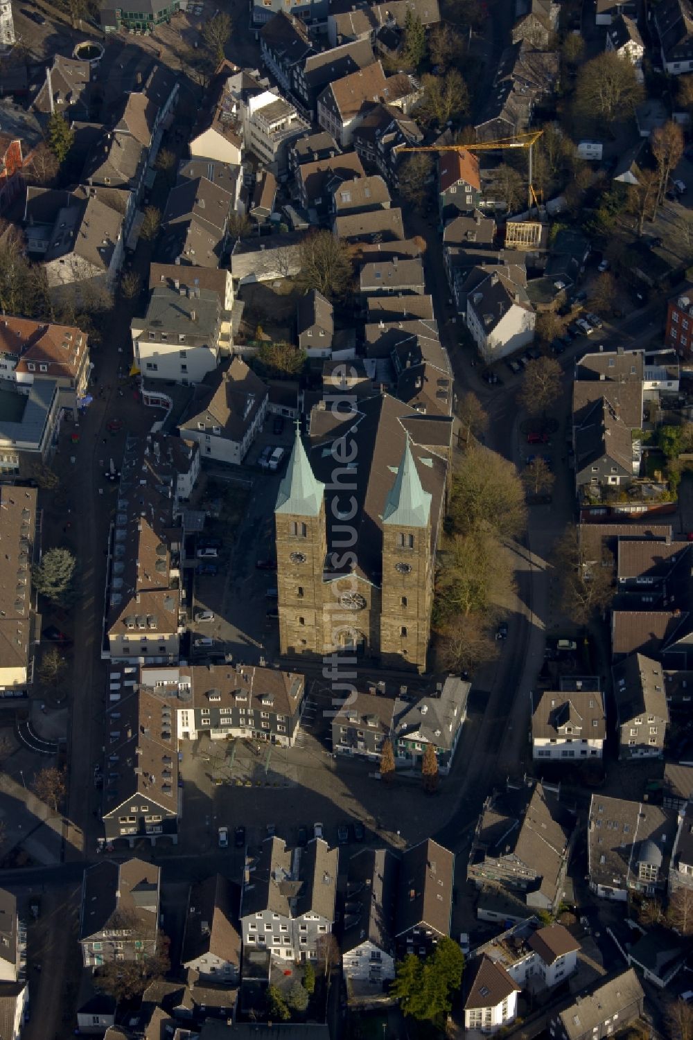 Luftaufnahme Schwelm - Kirchen - Turm und Kirchenschiff der Christuskiche im Zentrum der Stadt Schwelm im Bundesland Nordrhein-Westfalen NRW