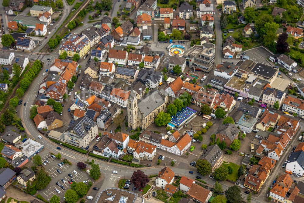 Luftbild Marsberg - Kirchengebaude der Katholischen Probsteipfarramt Niedermarsberg in Marsberg im Bundesland Nordrhein-Westfalen