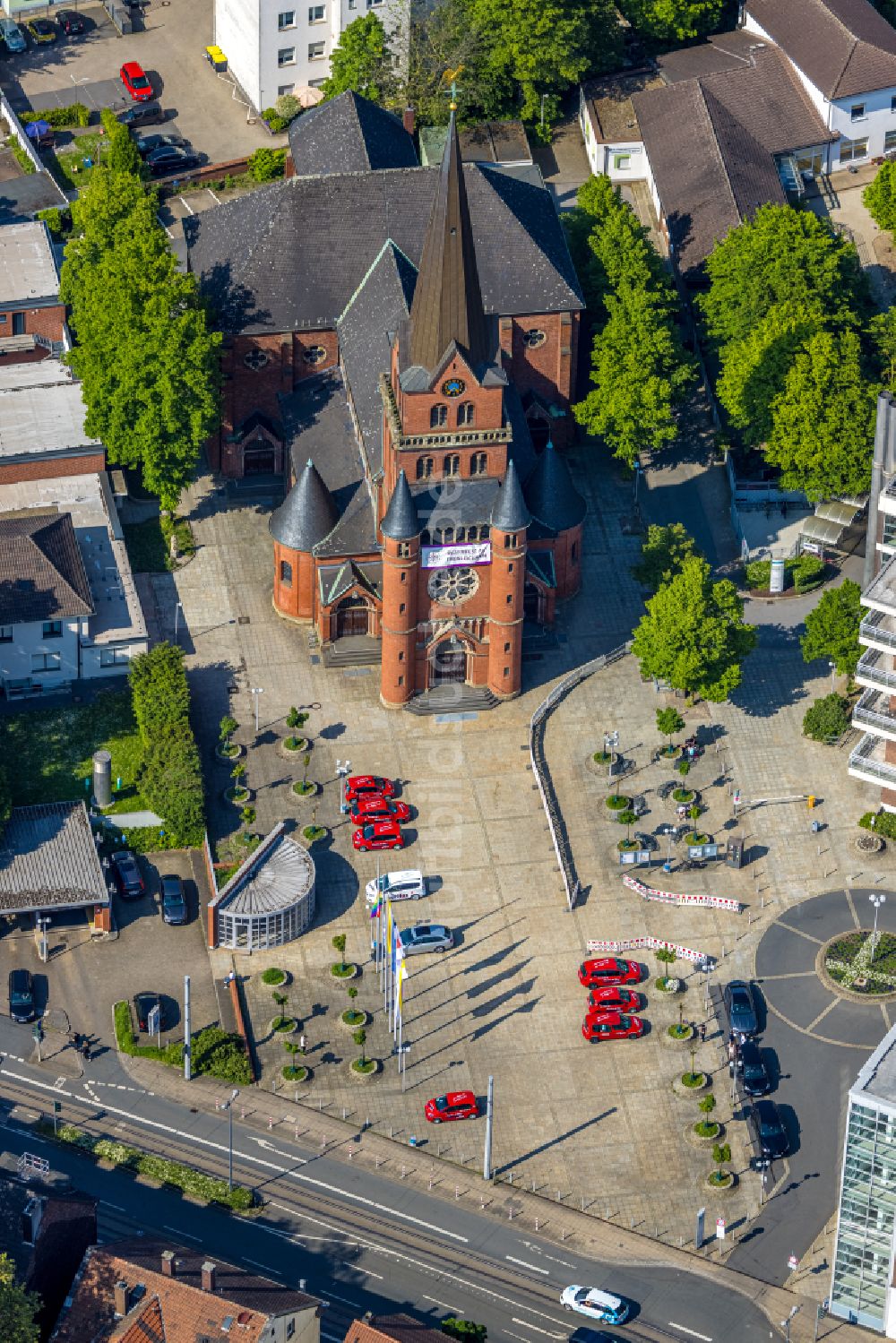 Witten von oben - Kirchengebaude der Marien Kirche und Katholisches Pfarramt St. Marien in Witten im Bundesland Nordrhein-Westfalen, Deutschland