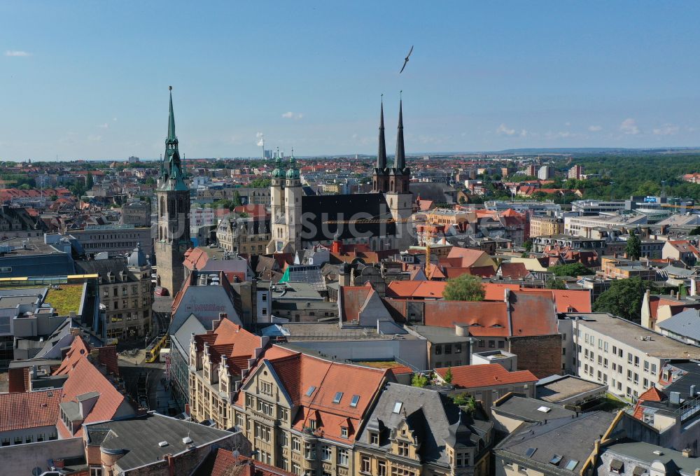 Halle (Saale) aus der Vogelperspektive: Kirchengebaude Marktkirche Unser lieben Frauen im Altstadt- Zentrum im Ortsteil Mitte in Halle (Saale) im Bundesland Sachsen-Anhalt