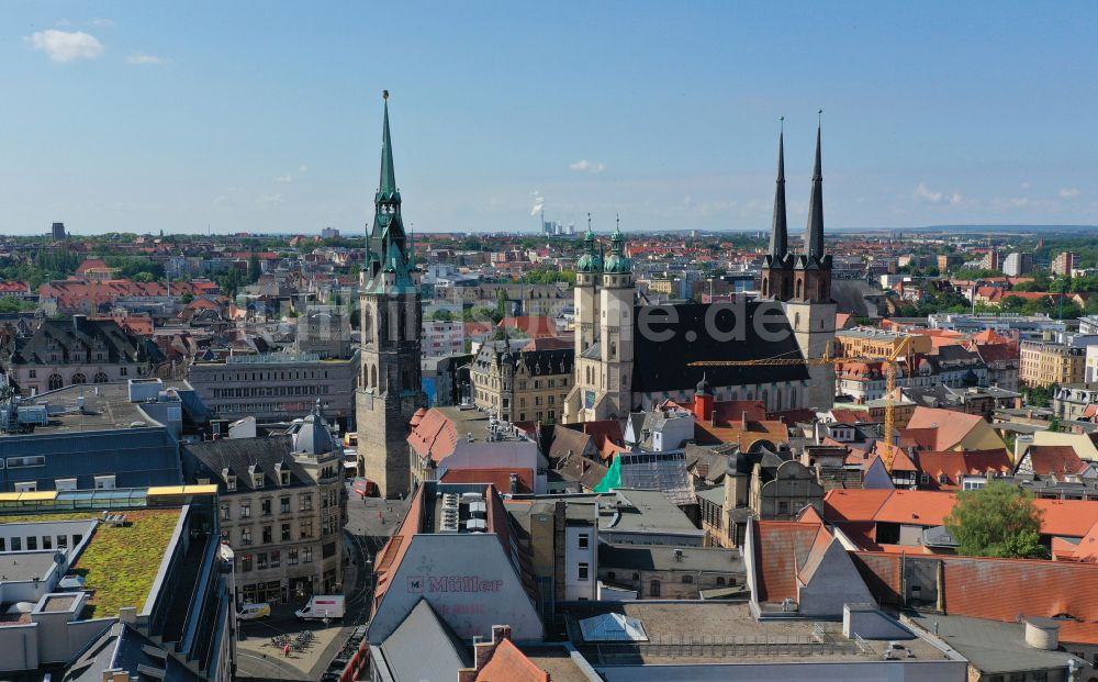 Luftbild Halle (Saale) - Kirchengebaude Marktkirche Unser lieben Frauen im Altstadt- Zentrum im Ortsteil Mitte in Halle (Saale) im Bundesland Sachsen-Anhalt