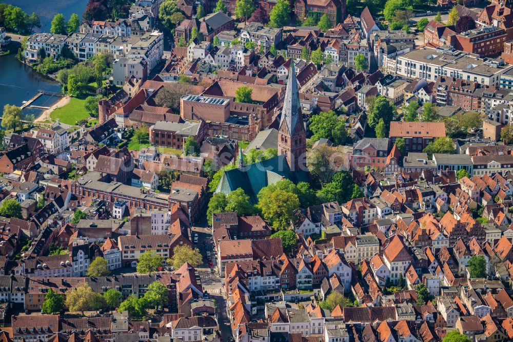 Lübeck aus der Vogelperspektive: Kirchengebäude St.-Aegidien-Kirche Lübeck in Lübeck im Bundesland Schleswig-Holstein, Deutschland