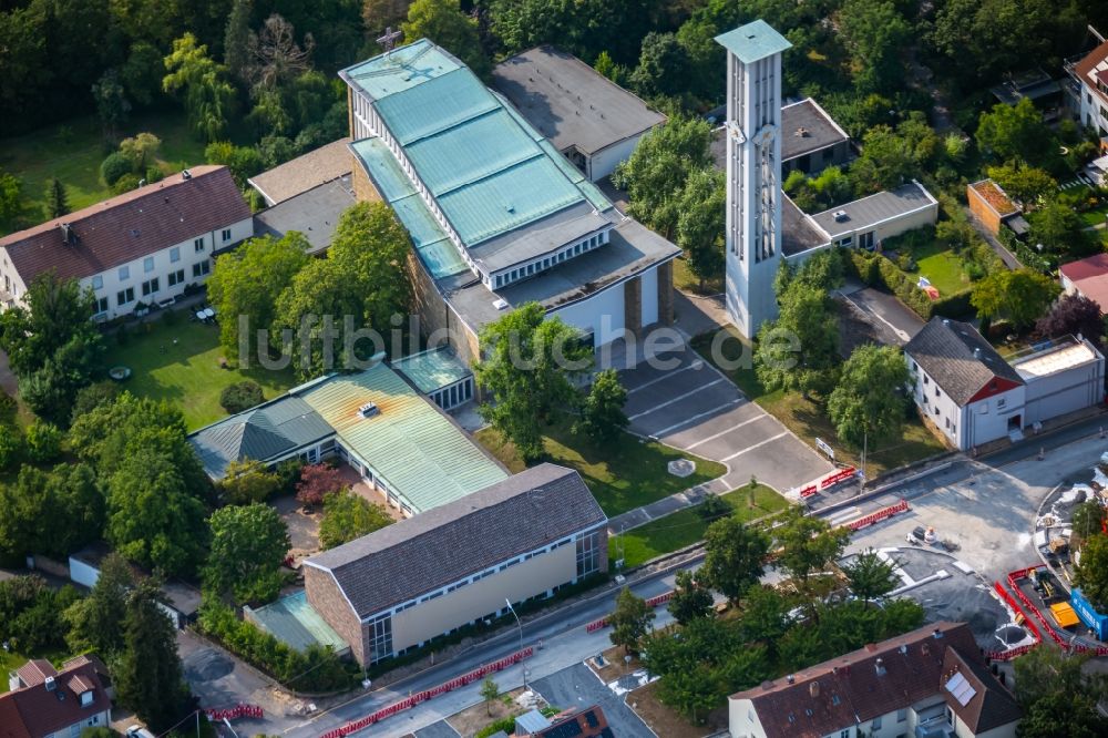 Würzburg von oben - Kirchengebäude St. Alfons an der Matthias-Ehrenfried-Straße in Würzburg im Bundesland Bayern, Deutschland