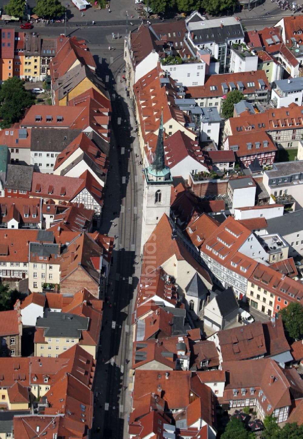 Luftbild Erfurt - Kirchengebäude der Allerheiligenkirche in Erfurt im Bundesland Thüringen, Deutschland