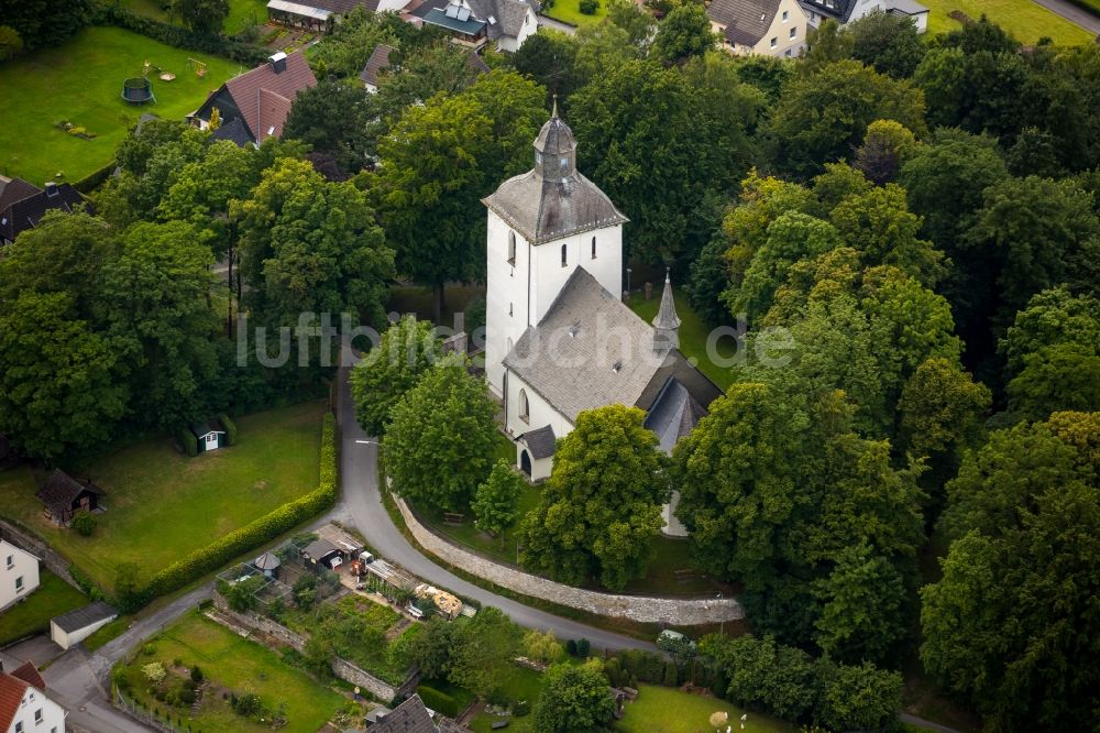 Luftbild Warstein - Kirchengebäude der Alte Kirche in Warstein im Bundesland Nordrhein-Westfalen