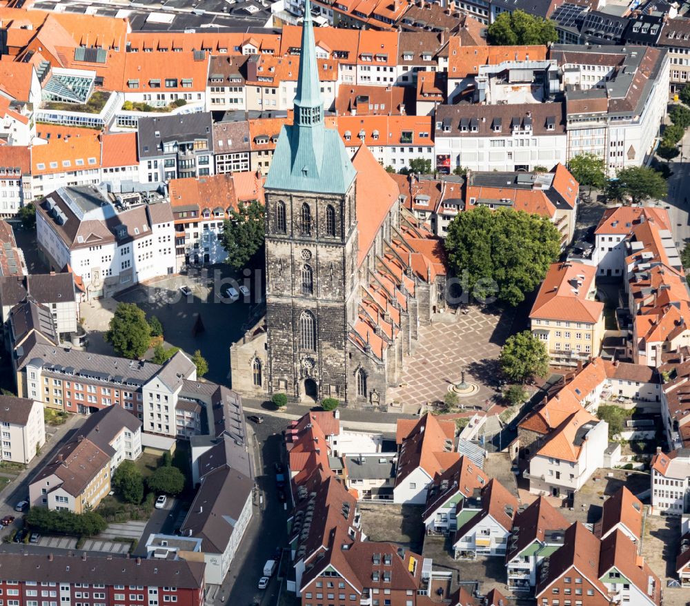 Luftaufnahme Hildesheim - Kirchengebäude St. Andreas in Hildesheim im Bundesland Niedersachsen, Deutschland