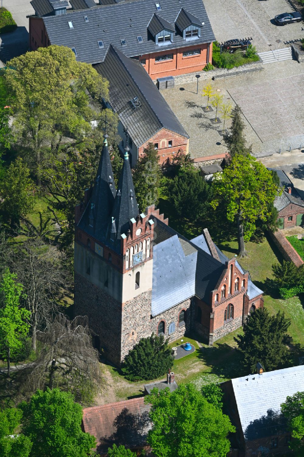 Luftbild Zepernick - Kirchengebäude St.-Annen-Kirche in Zepernick im Bundesland Brandenburg, Deutschland