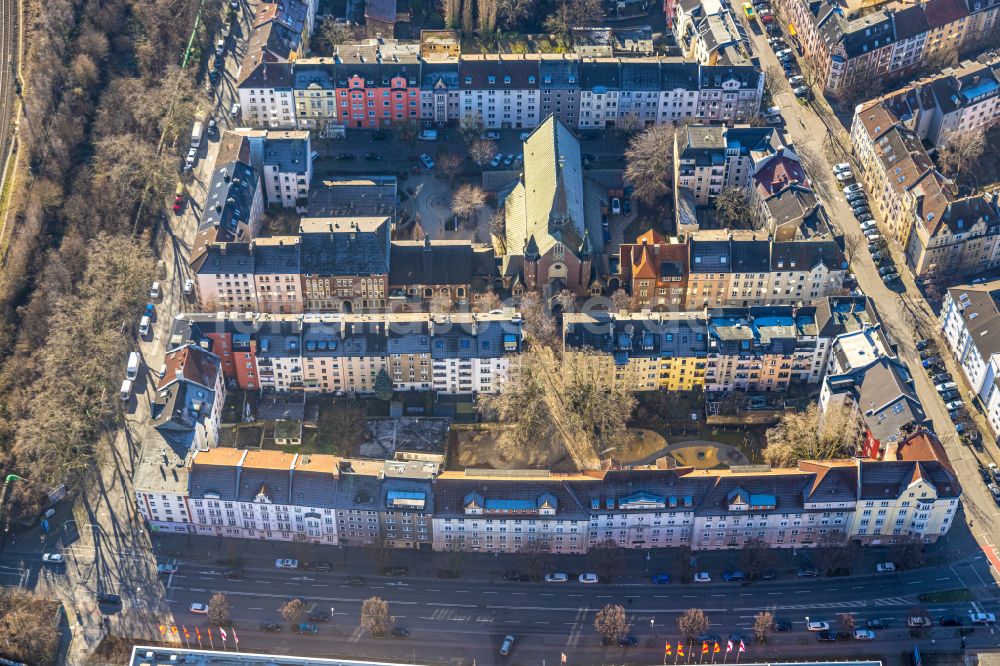 Dortmund aus der Vogelperspektive: Kirchengebäude St. Antonius in Dortmund im Bundesland Nordrhein-Westfalen, Deutschland