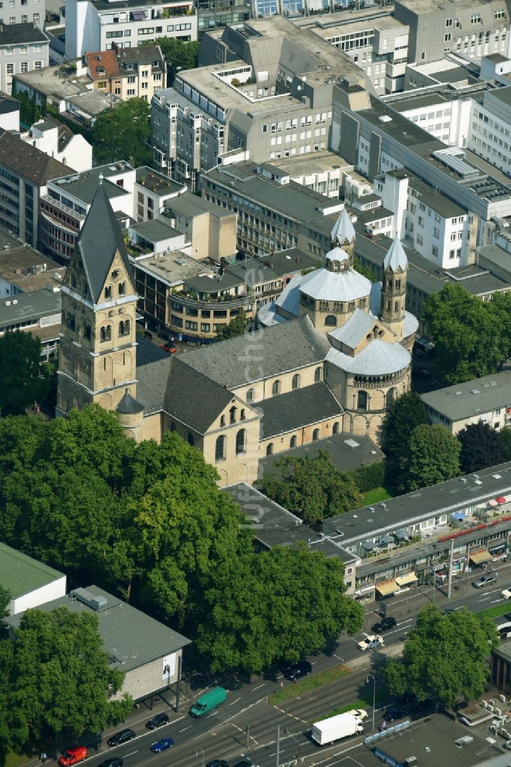 Luftaufnahme Köln - Kirchengebäude der St. Aposteln am Neumarkt in Köln im Bundesland Nordrhein-Westfalen - NRW, Deutschland