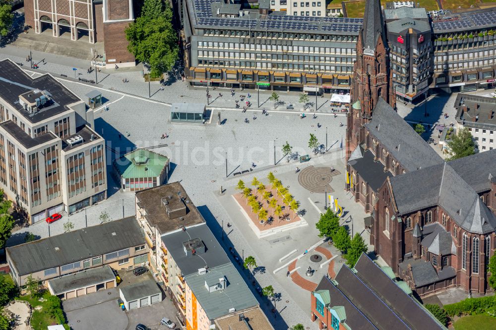 Luftaufnahme Gelsenkirchen - Kirchengebäude St. Augustinus in Gelsenkirchen im Bundesland Nordrhein-Westfalen, Deutschland