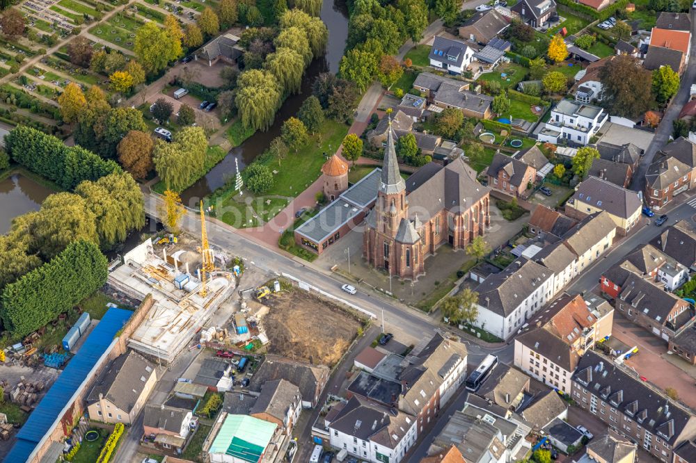 Isselburg von oben - Kirchengebäude St. Bartholomäus in Isselburg im Bundesland Nordrhein-Westfalen, Deutschland