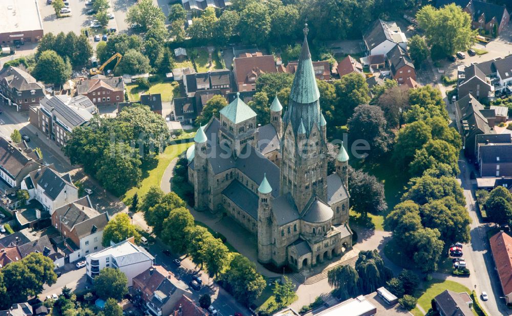 Luftaufnahme Rheine - Kirchengebäude der Basilika St. Antonius in Rheine im Bundesland Nordrhein-Westfalen, Deutschland