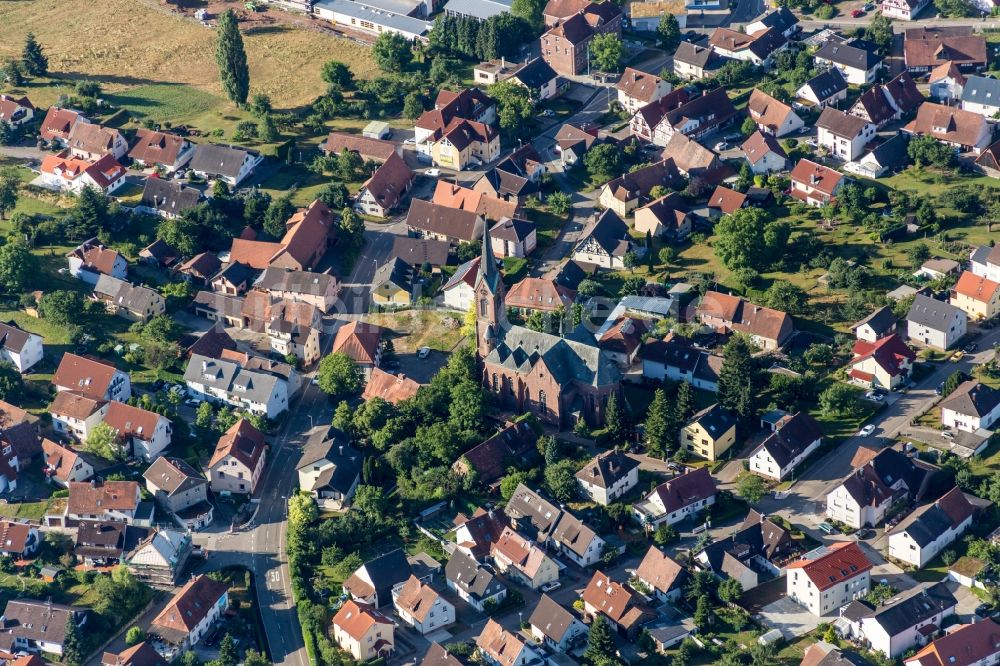 Luftaufnahme Schöllbronn - Kirchengebäude von Bonifatius in Schöllbronn im Bundesland Baden-Württemberg, Deutschland